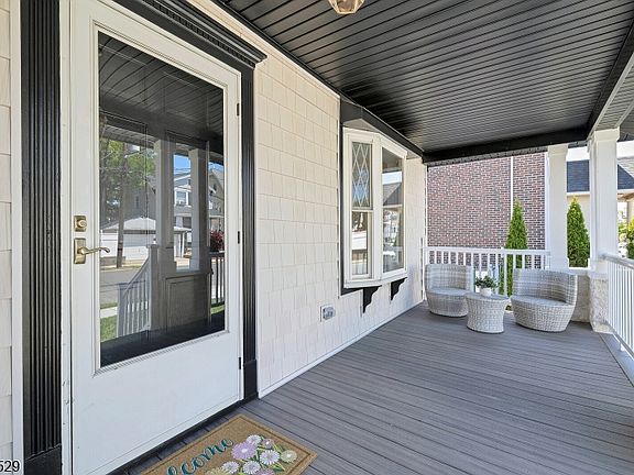 4th image of 132 Argyle Pl