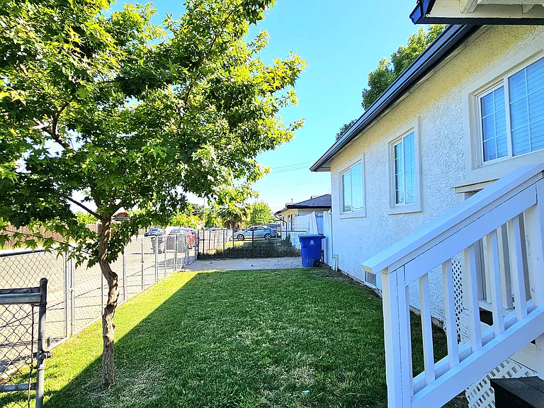 3635 Taylor St — Photo 7