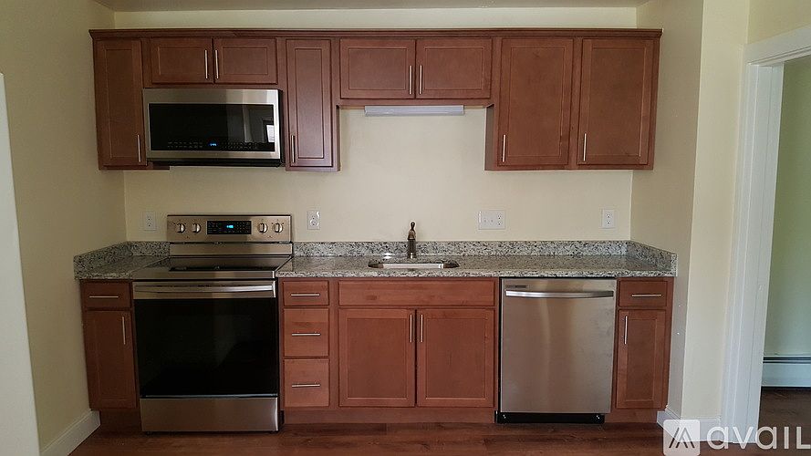 1st image of 59 Grove St Floor 1