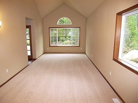 5th image of 932 E Country Club Dr E