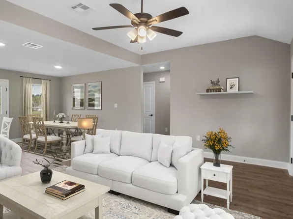 16 Ford Rd, Hattiesburg, MS 39401