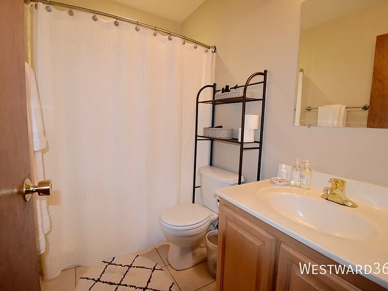 1114 W Hubbard St #1 — Photo 13