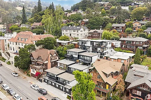 12 Panoramic — Photo 1