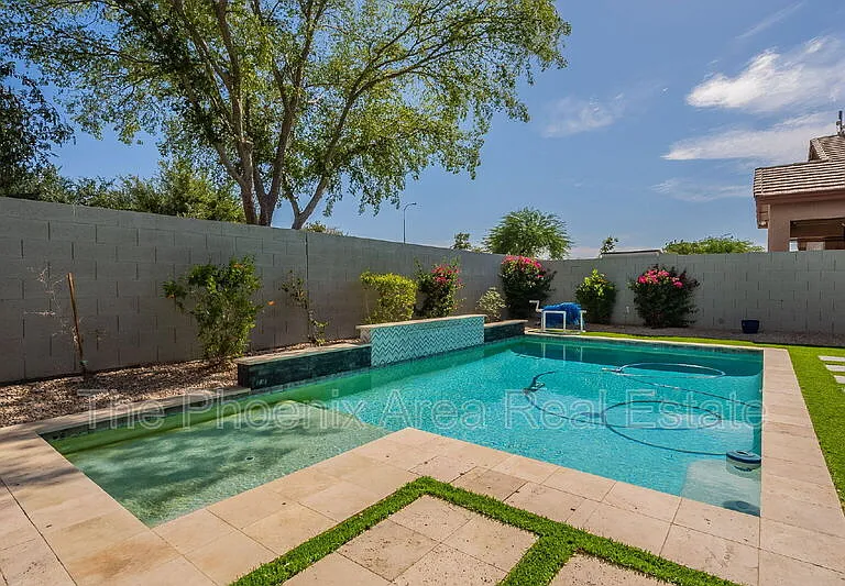 2823 E Tulsa St — Photo 42