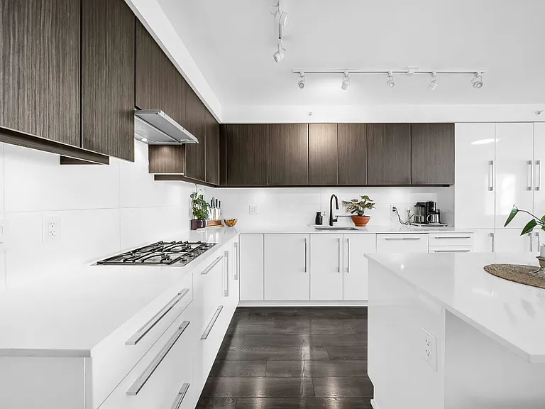 188 Agnes St #1103 — Photo 3