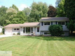 6072 Green Rd, Haslett, MI 48840