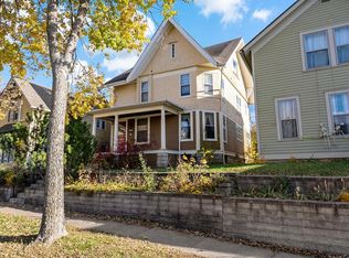 702 4th St E, Saint Paul, MN 55106