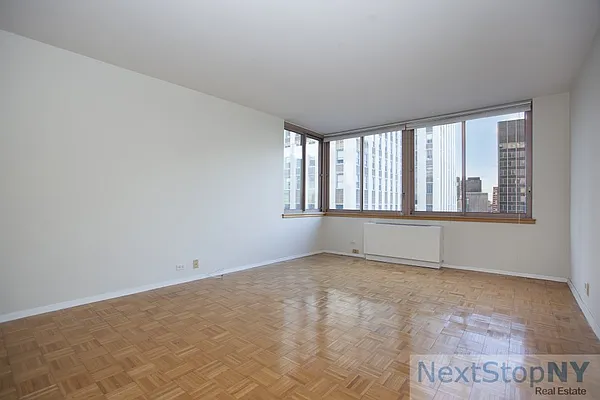 Rented by NextStopNY | media 28