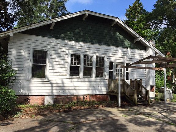 3rd image of 907 Saint David St