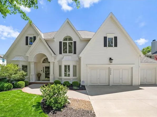 13109 Briar St, Leawood, KS 66209