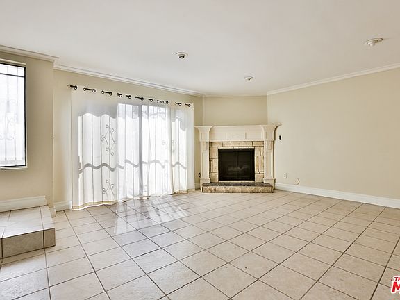 4th image of 8633 Balboa Blvd Unit 27