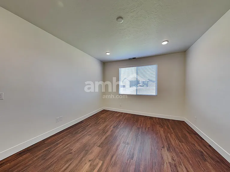 941 Rivermist Pl — Photo 10