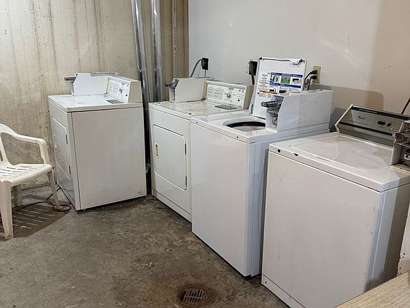 5th image of 1618 Anthony St #10