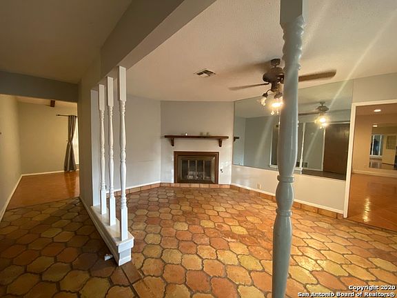 5th image of 2422 Townbreeze St