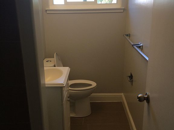 4th image of 27231 Parkwood Ave