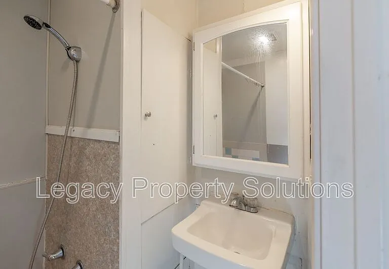 505 S 10th St #1/2 — Photo 8