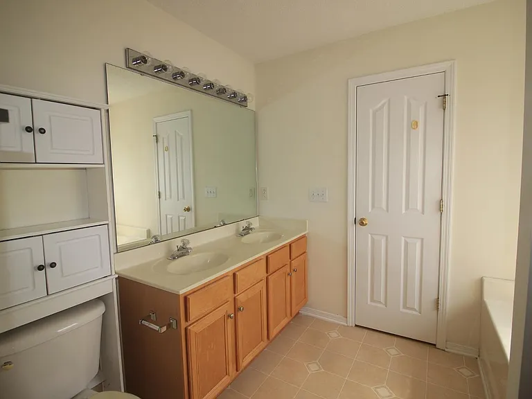 8439 Haines Creek Ln — Photo 10