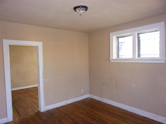 2nd image of 4720 Ashland Ave