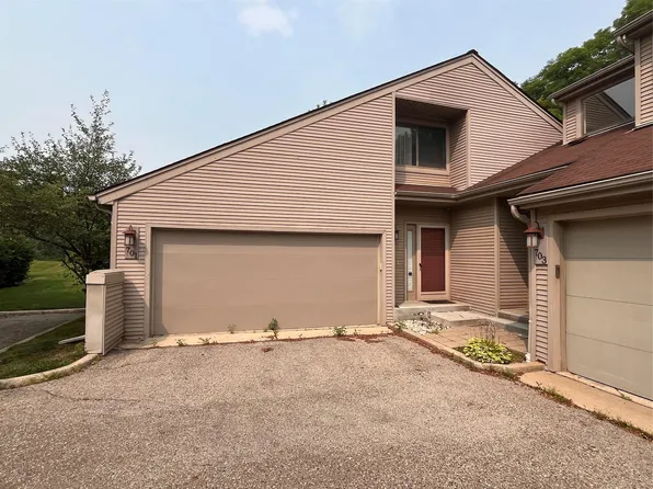 701 Charing Ct, Rochester, MI 48307