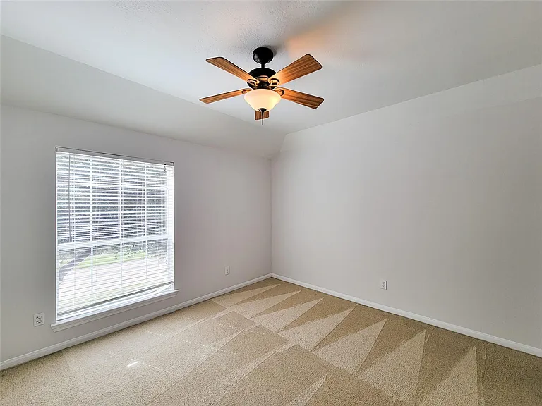 17715 Laguna Trail Dr — Photo 32