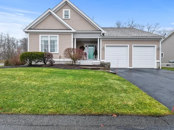 2 Crestview Dr #2, Westport, MA 02790