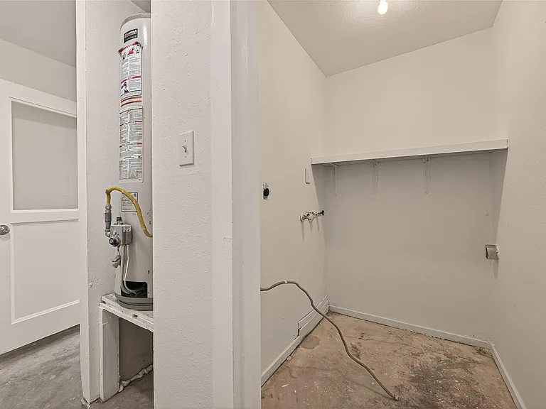 14022 Rosecrest Dr — Photo 10