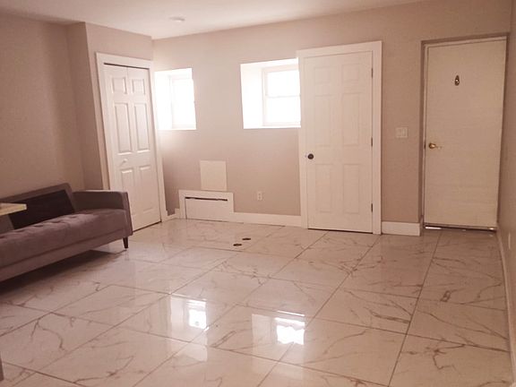 4th image of 397 Woodlawn Ave #1A