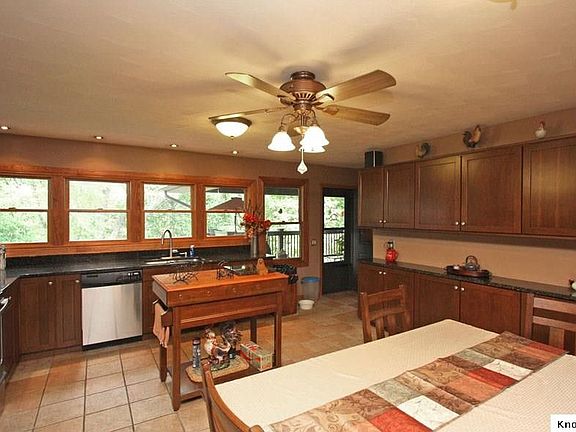 5th image of 3787 Apple Valley Dr