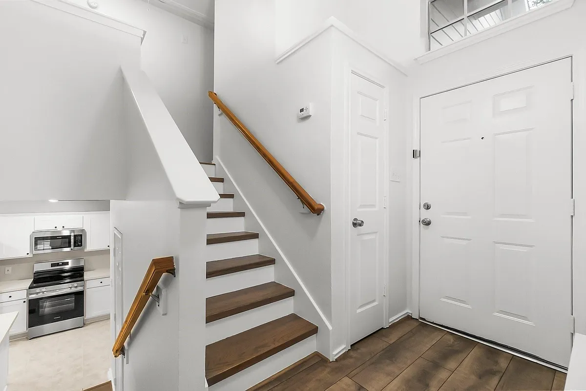 Building Photo - 302 Sentry Maple Pl