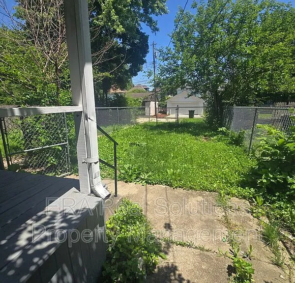 54 N Ogden Ave — Photo 10