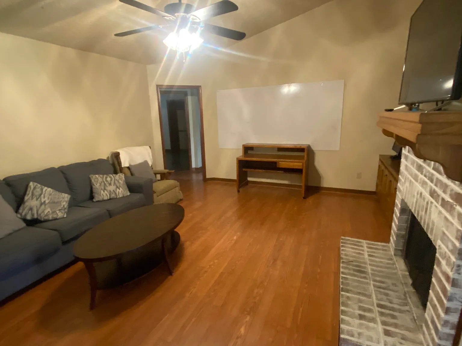3 bed, 1383 sqft, $2,900 — Photo 4
