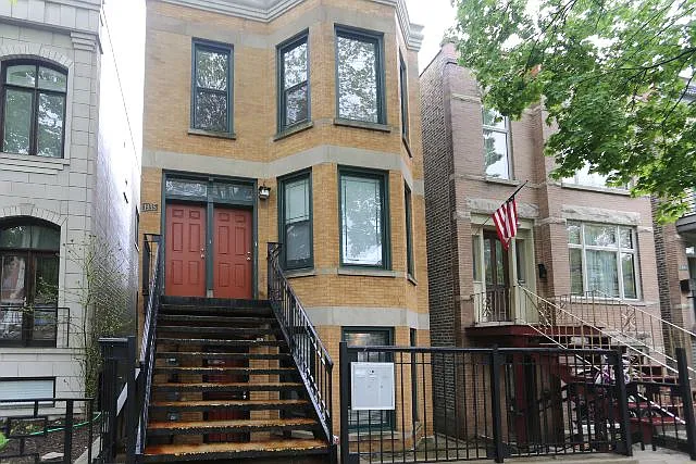 1935 N Wood St #2F — Photo 3