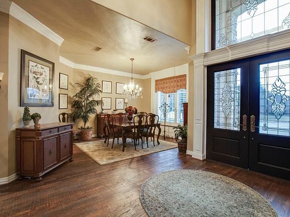3rd image of 2701 Montfort Ct