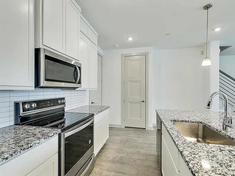 563 Eiseley Dr — Photo 9