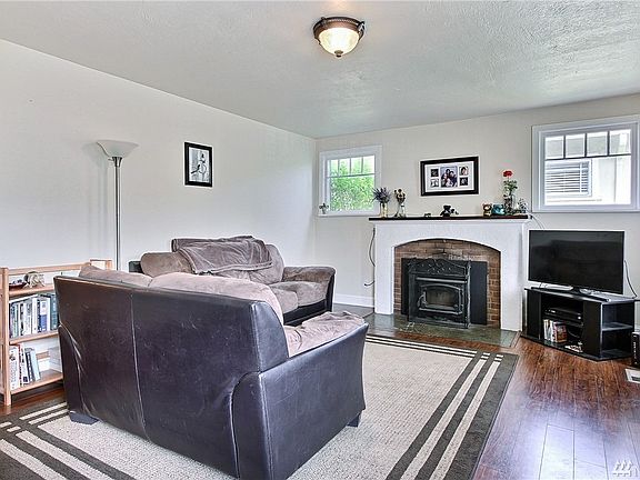 5th image of 4610 S Sheridan Ave
