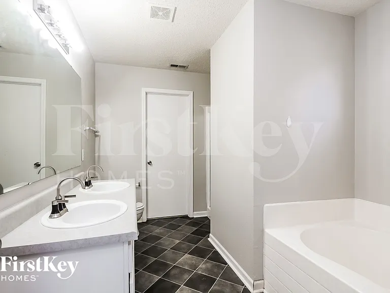 12230 Sweet Creek Trl — Photo 9