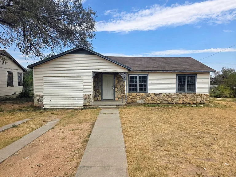 1319 Sycamore St — Photo 1