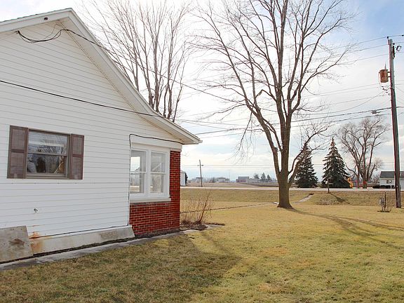3rd image of 6294 Fremont Pike
