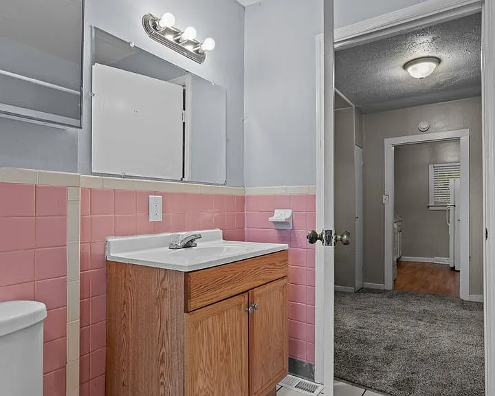 2936 N Hanley Rd — Photo 23