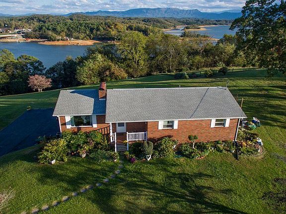 2nd image of 1018 Hillview Dr