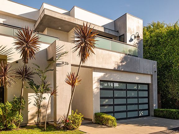 2nd image of 926 N Crescent Heights Blvd