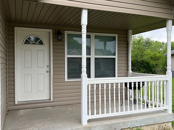 3rd image of 2611 Deerfield Blvd #2611