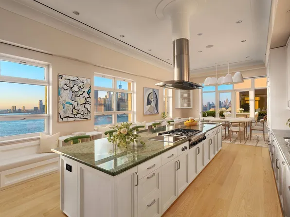 360 Furman Street image 14 of 63