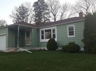 325 Cedar St, Hartford, WI 53027