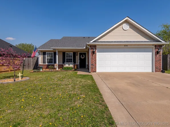 626 N Cummings Ave, Bartlesville, OK 74006