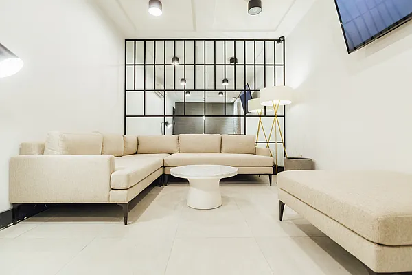 Rented by Nooklyn NYC LLC | media 66