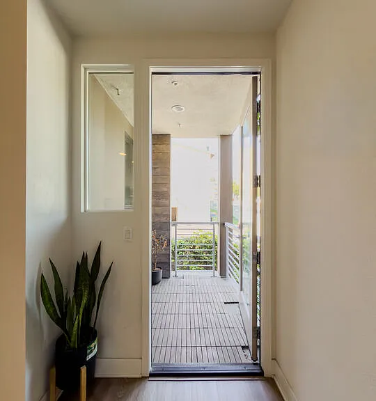 2111 N Cahuenga Blvd #2 — Photo 20