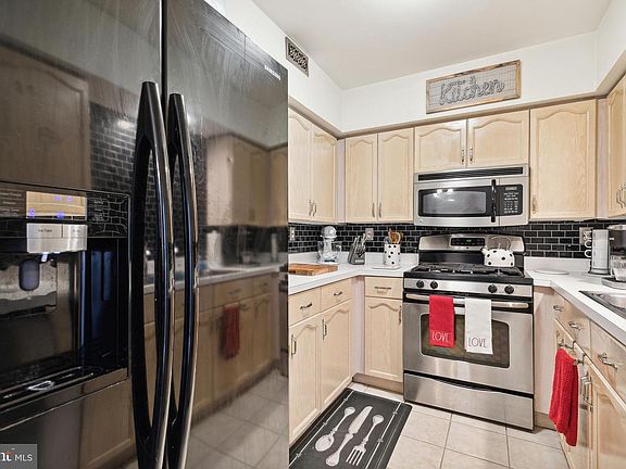 3rd image of 4007 Captain Molly Cir