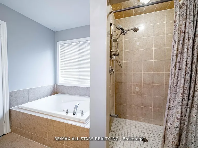 138 Yakefarm Blvd — Photo 23