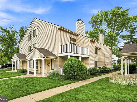 3rd image of 1007 Gregorys Way